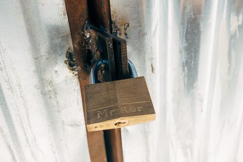 Cover Image Unlock LUKs encrypted root filesystem remotely via SSH (RHEL 8/CentOS 8)